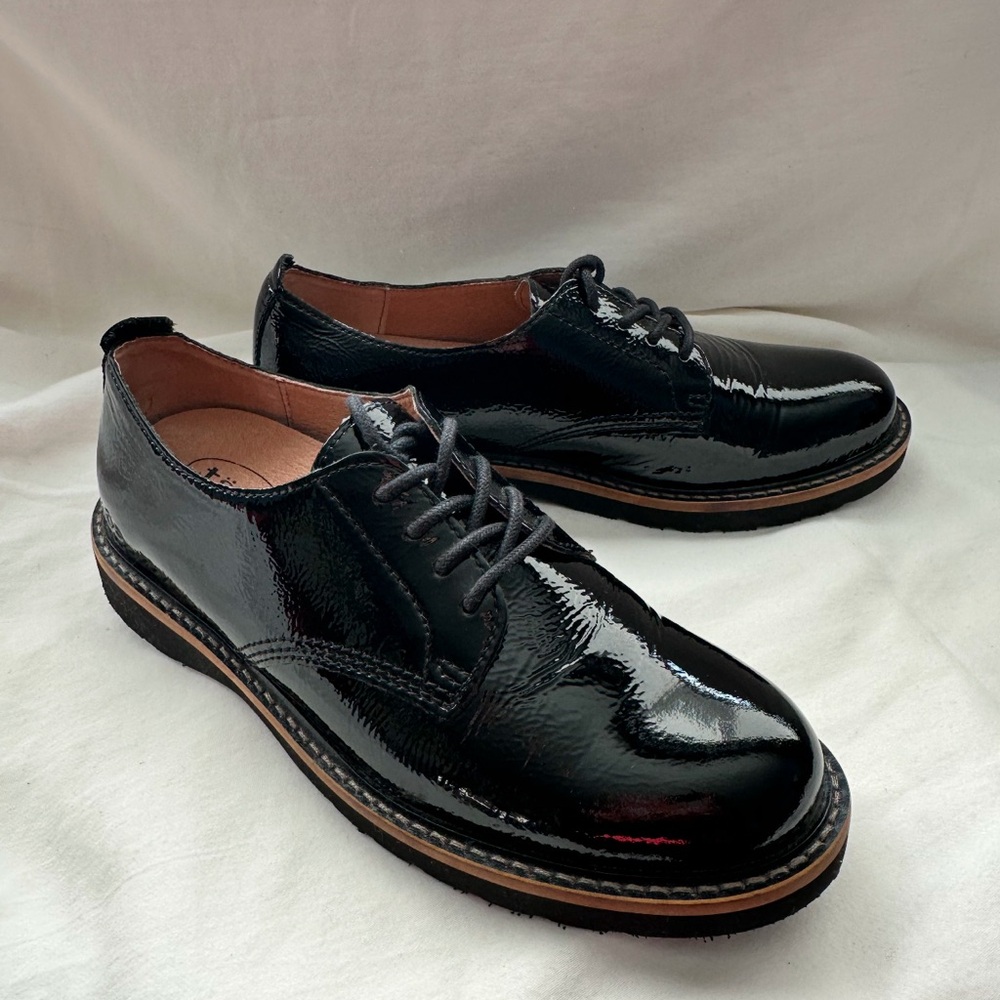 TAOS Women’s “Work It” Blk Patent Loafer, Sz US 7M